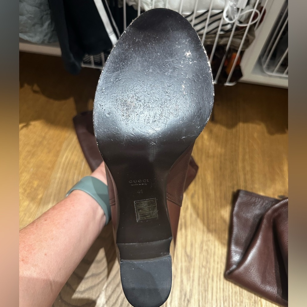 Gently used brown boots. Great for fall!